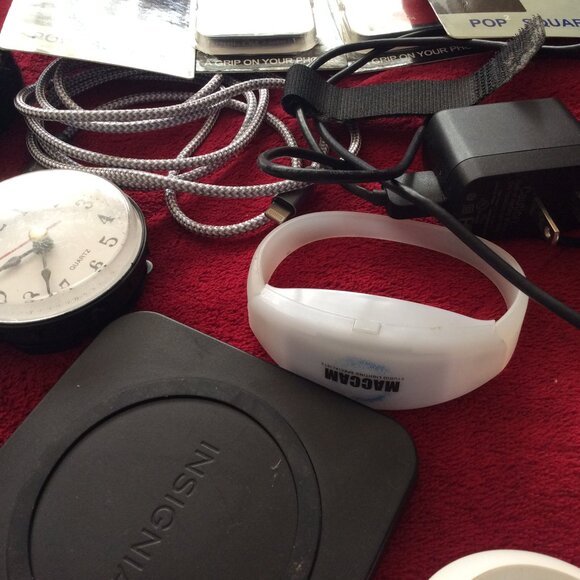 Electronic Gadjets Junk Box - Picture 4 of 7